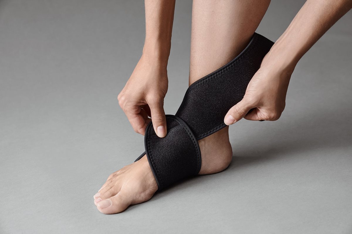 Protective Ankle Support Elastoplast